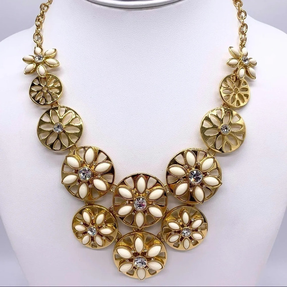 Kate Spade Eyelet Garden Necklace NWT - Picture 1 of 5